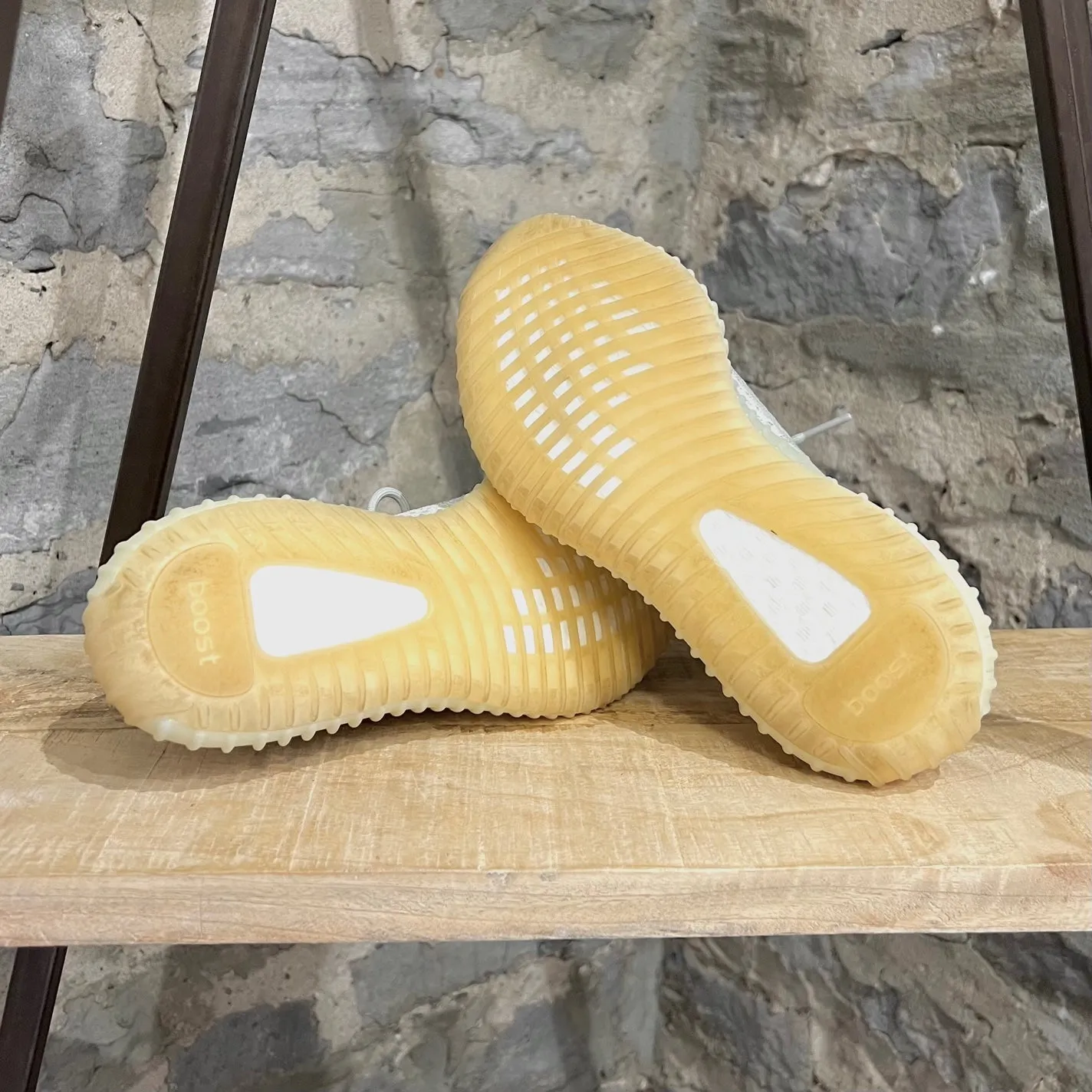 Adidas YEEZY 350 V2 Light Ivory Sneakers
