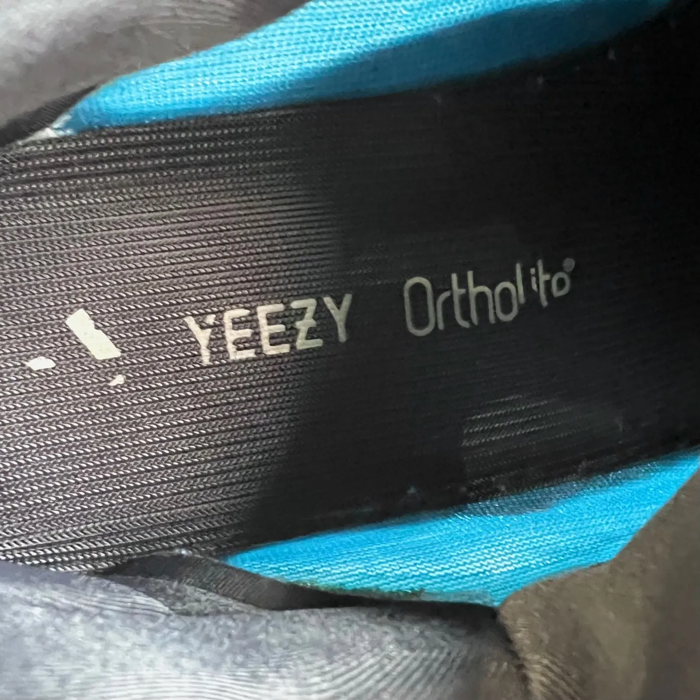 Adidas YEEZY 700 V3 Arzareth Blue Sneakers