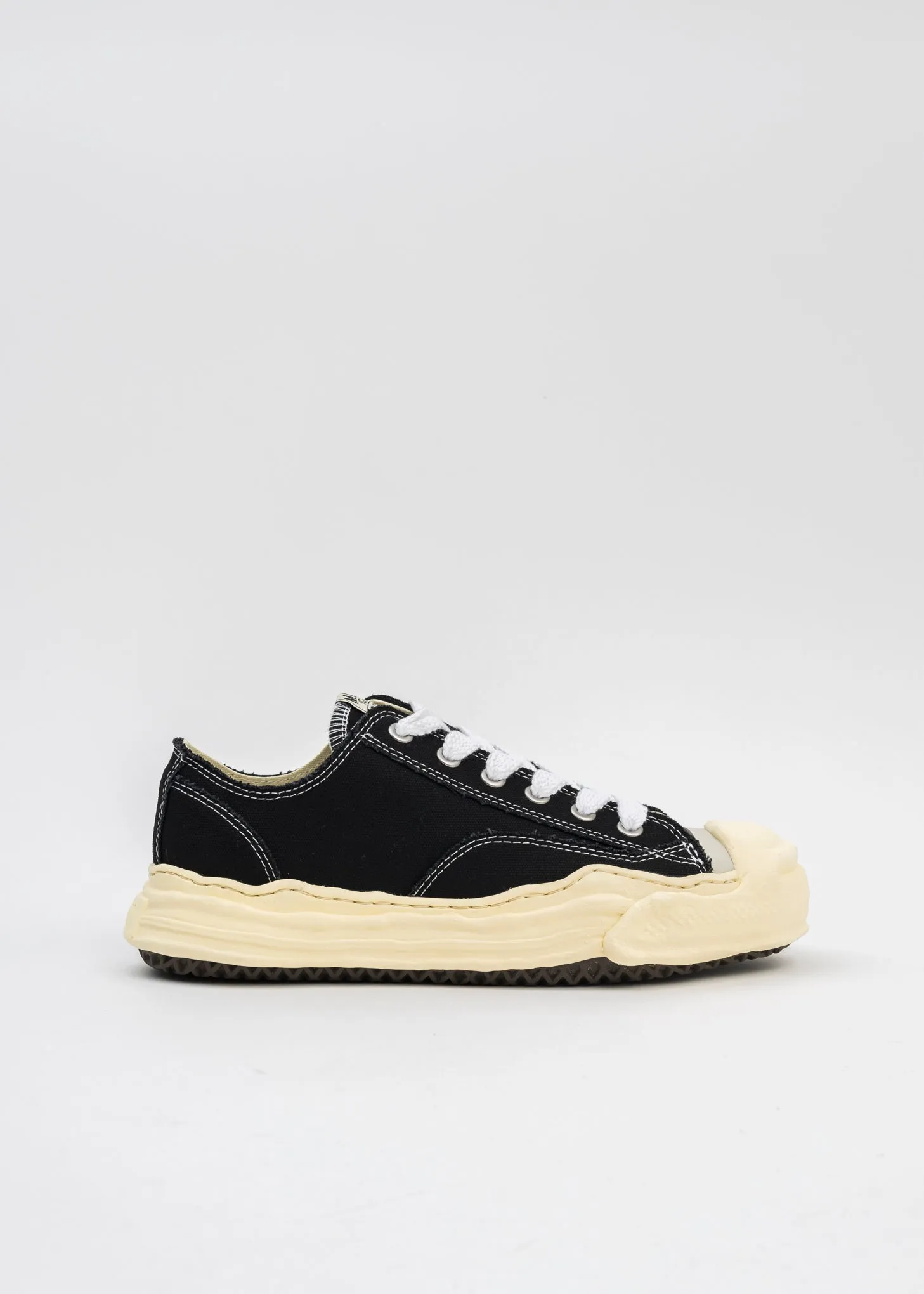 Black OG Sole Vintage Colour Canvas Low-Top Sneaker (HANK LOW)