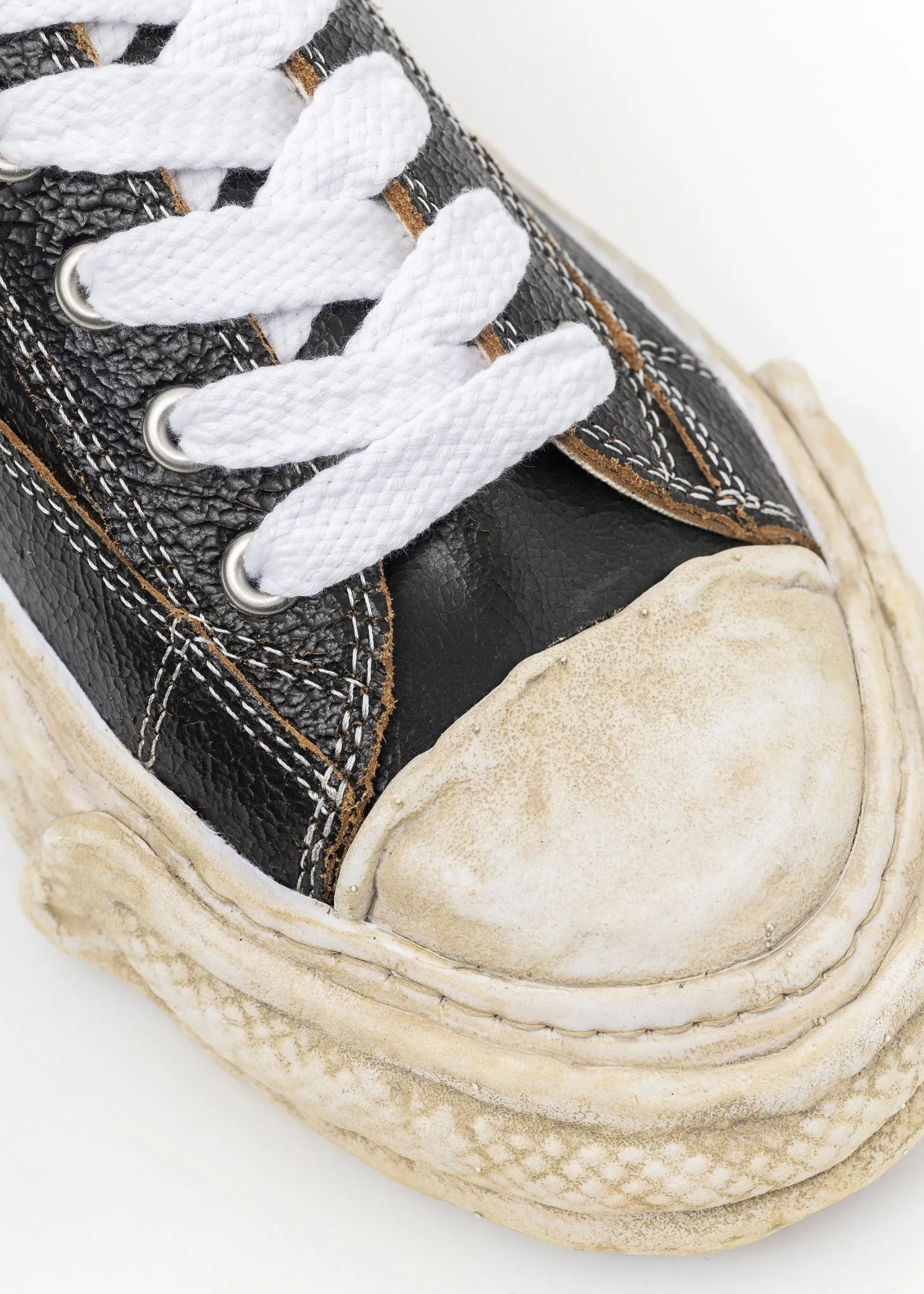 Black Original Sole Canvas Cracking Leather Lowcut Sneaker (PETERSON 23 LOW)
