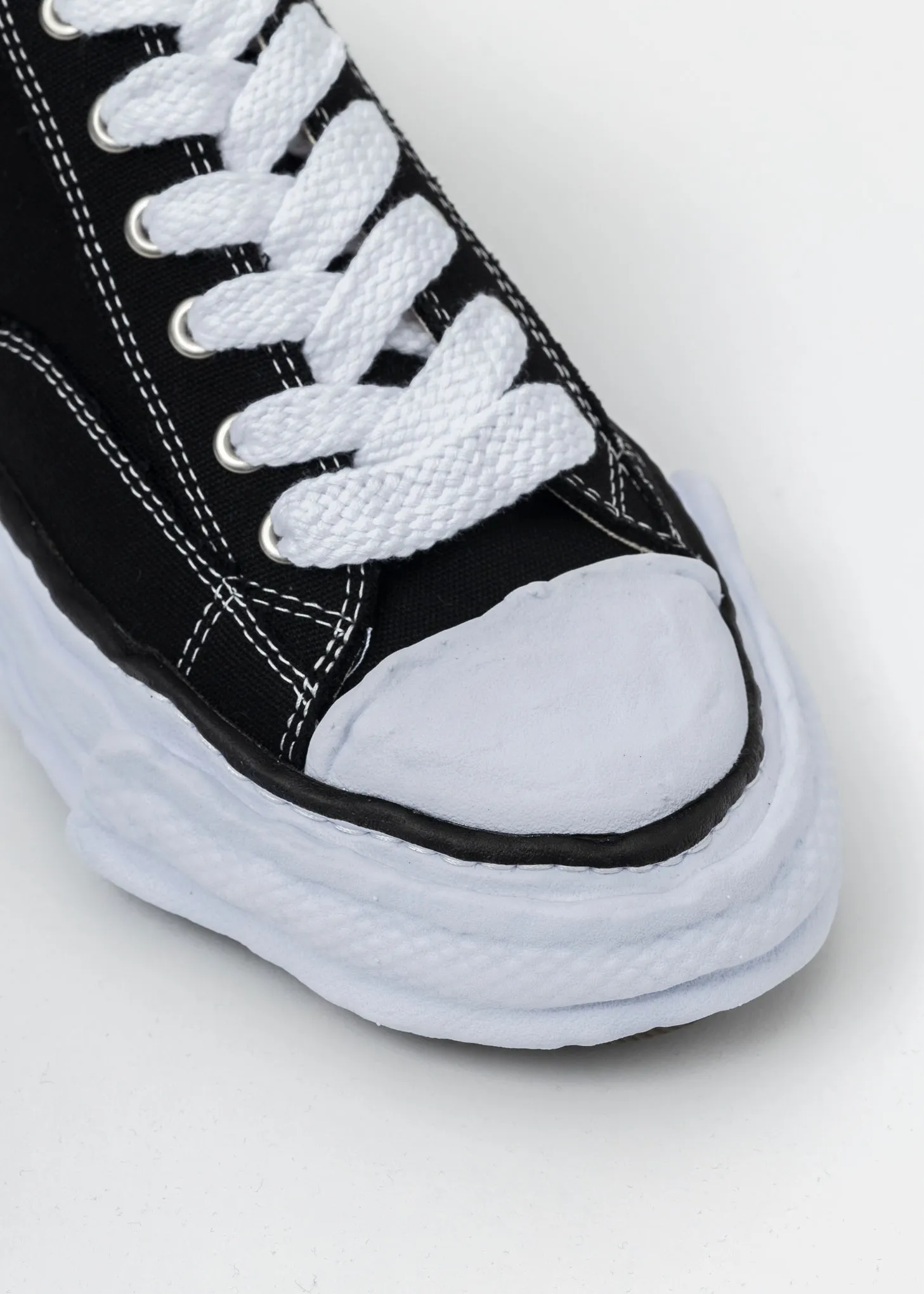 Black Original Sole Canvas Lowcut Sneaker (PETERSON 23 LOW)