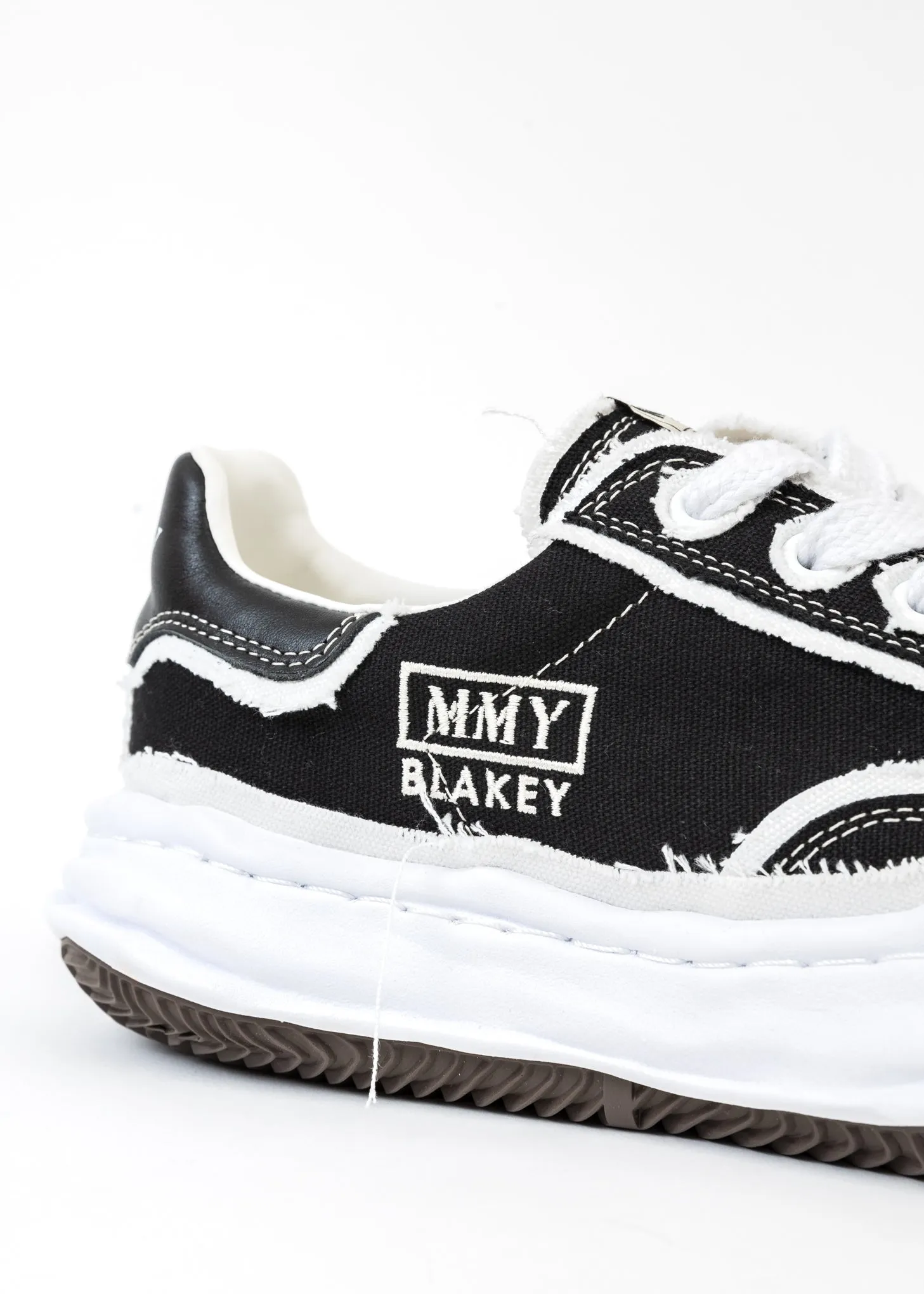 Black Original Sole Double-Layered Canvas Low-Top Sneaker (BLAKEY LOW)