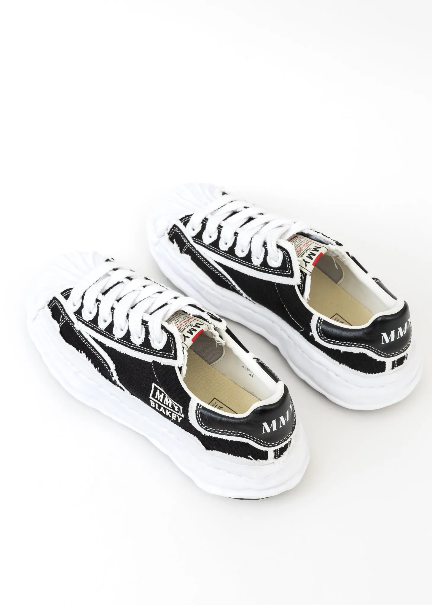 Black Original Sole Double-Layered Canvas Low-Top Sneaker (BLAKEY LOW)