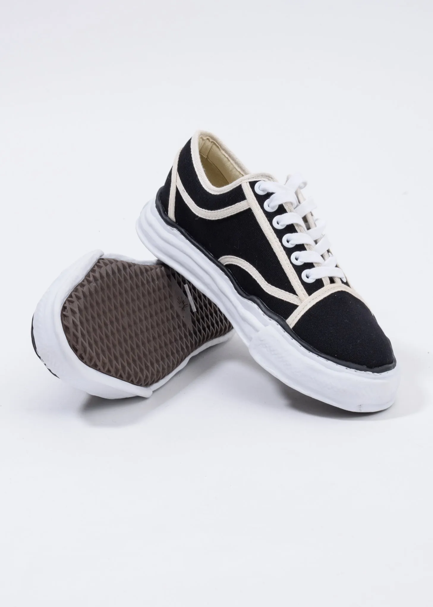 Black Trick Detail Original Sole Low Cut Sneaker