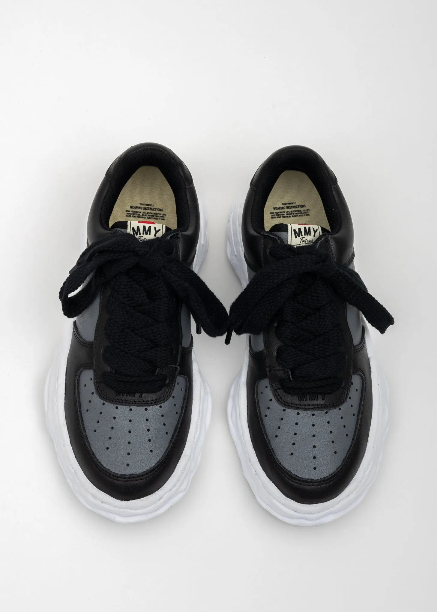 Black/Grey OG Sole Leather Low-Top Sneaker (WAYNE LOW)