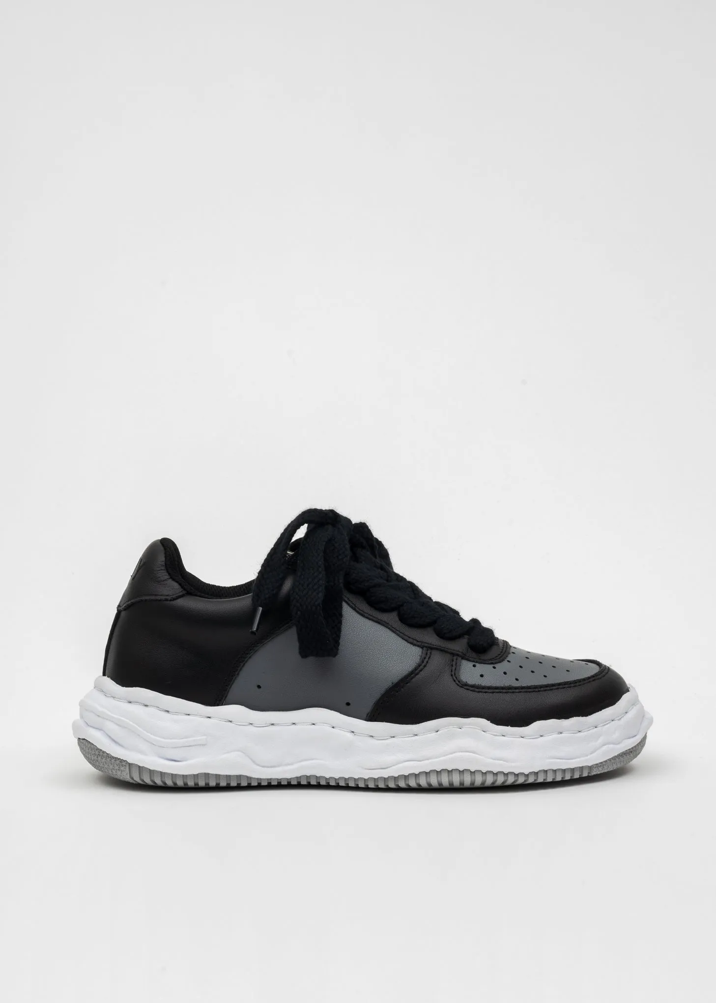 Black/Grey OG Sole Leather Low-Top Sneaker (WAYNE LOW)
