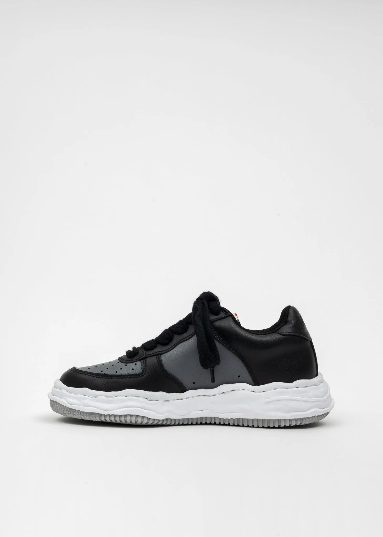 Black/Grey OG Sole Leather Low-Top Sneaker (WAYNE LOW)