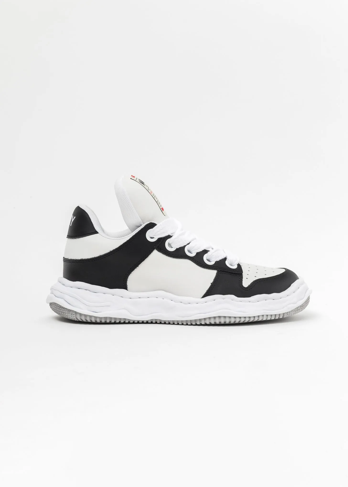 Black/White Original Sole Leather Puffer Low-Top Sneaker (WAYNE)