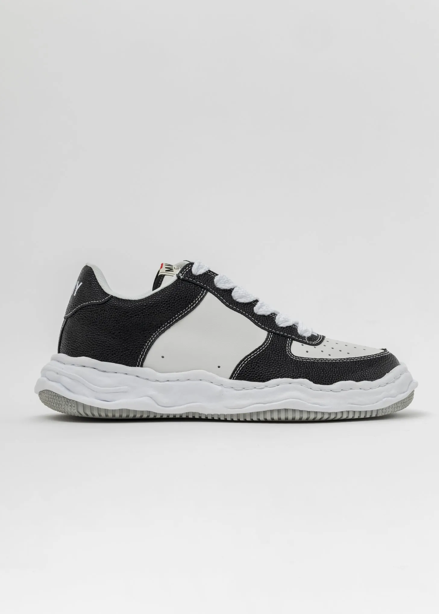 BLK/WHT OG Sole Bascket Leather Low-Top Sneaker (WAYNE LOW)