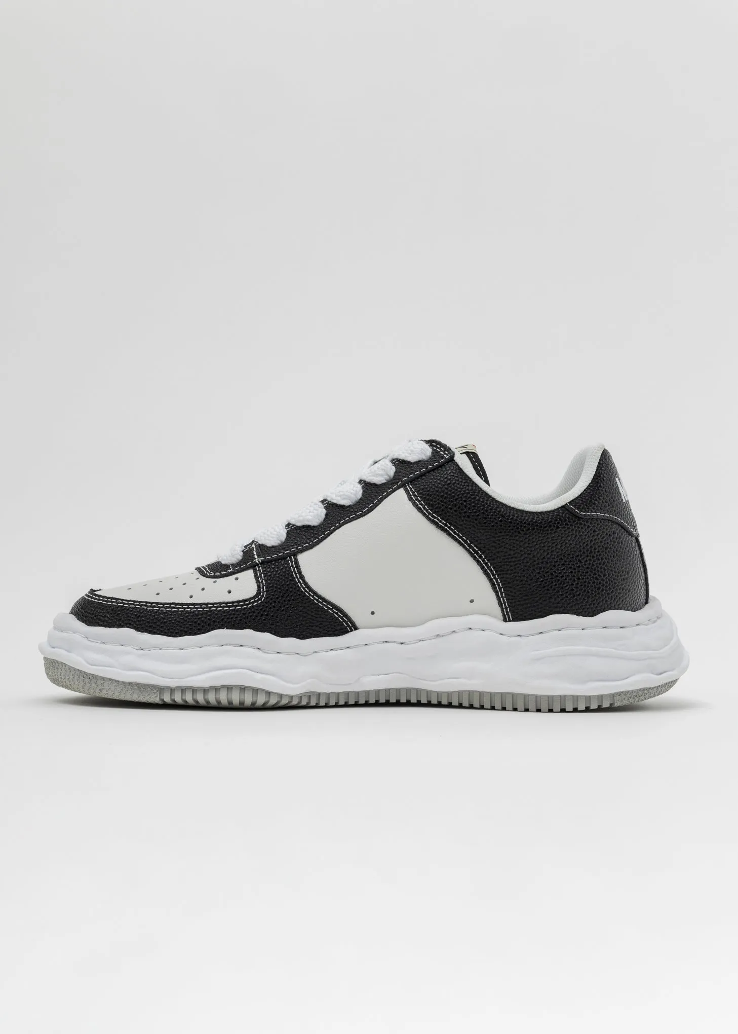 BLK/WHT OG Sole Bascket Leather Low-Top Sneaker (WAYNE LOW)