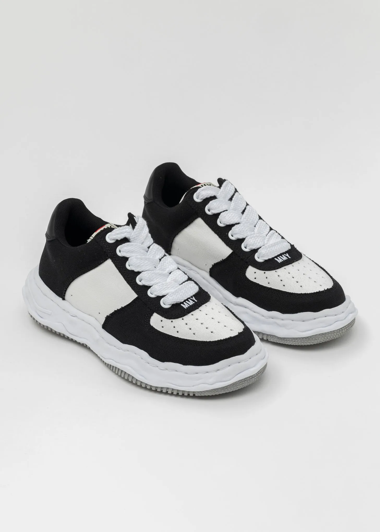 BLK/WHT OG Sole Canvas Low-Top Sneaker (WAYNE LOW)