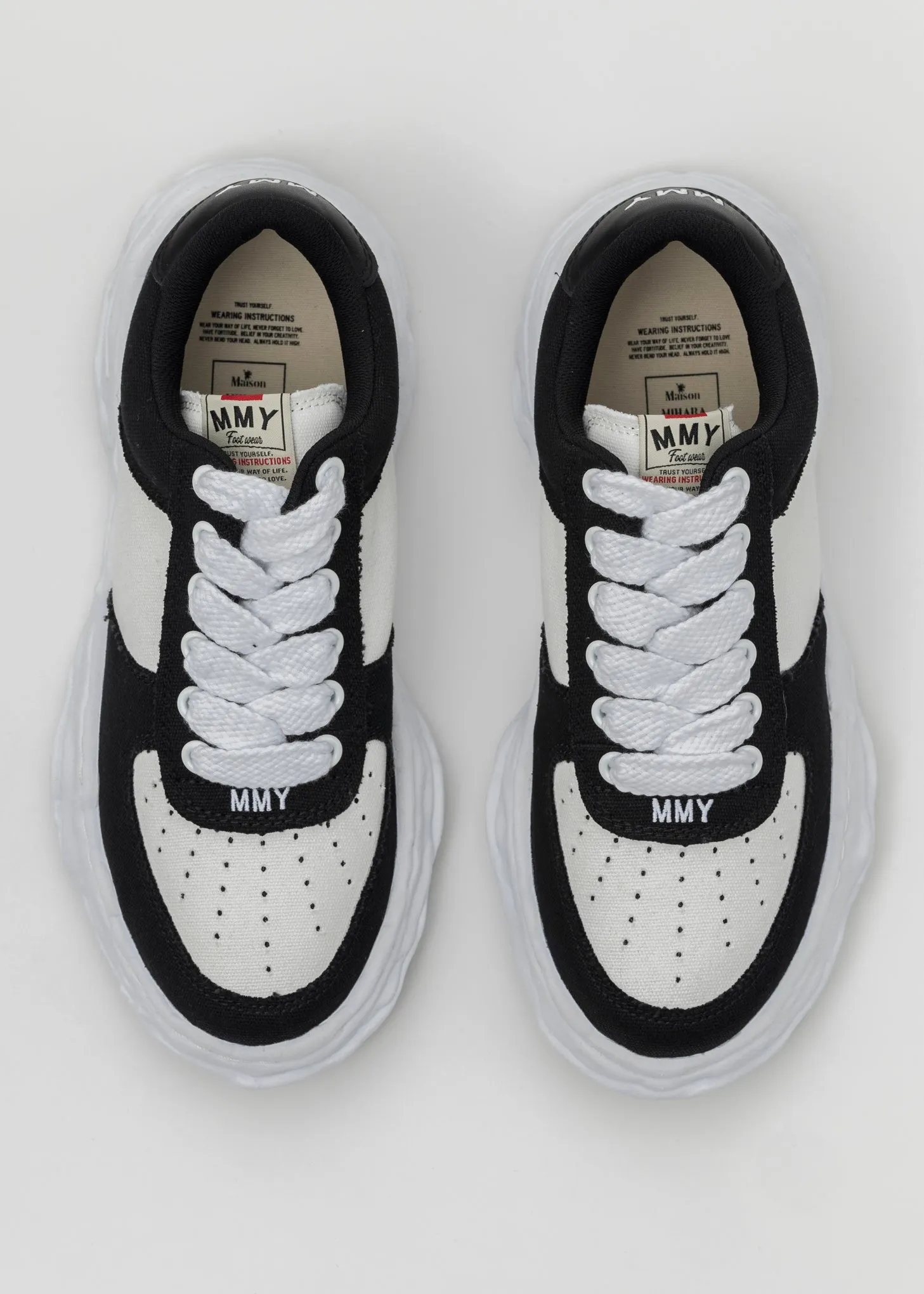 BLK/WHT OG Sole Canvas Low-Top Sneaker (WAYNE LOW)