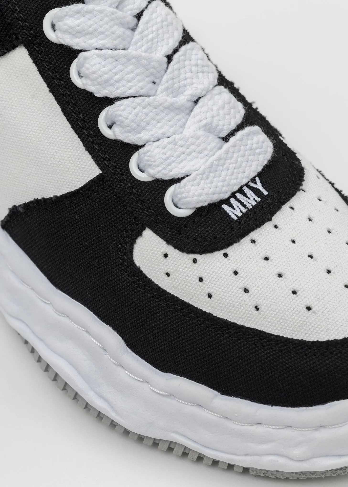 BLK/WHT OG Sole Canvas Low-Top Sneaker (WAYNE LOW)