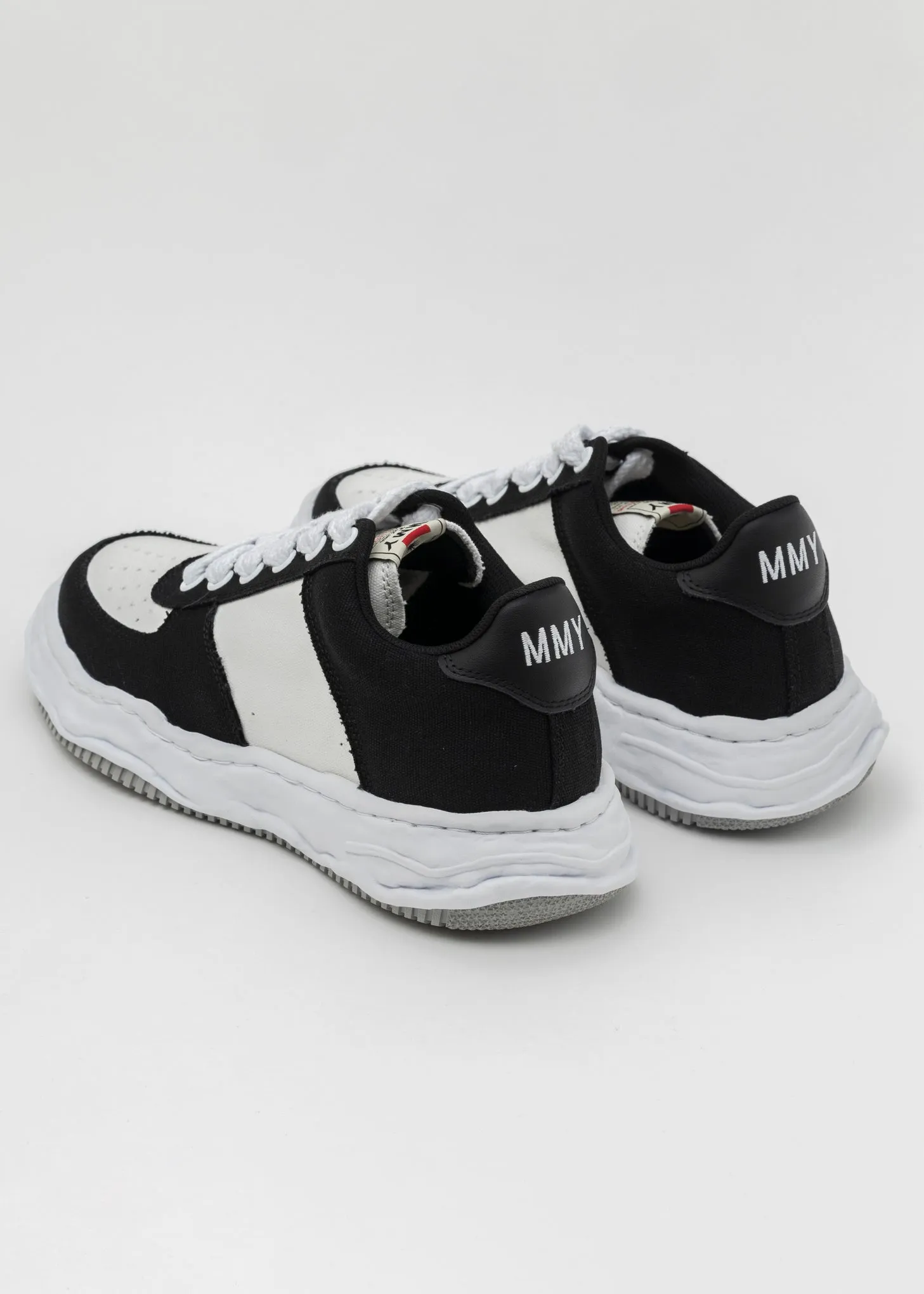 BLK/WHT OG Sole Canvas Low-Top Sneaker (WAYNE LOW)