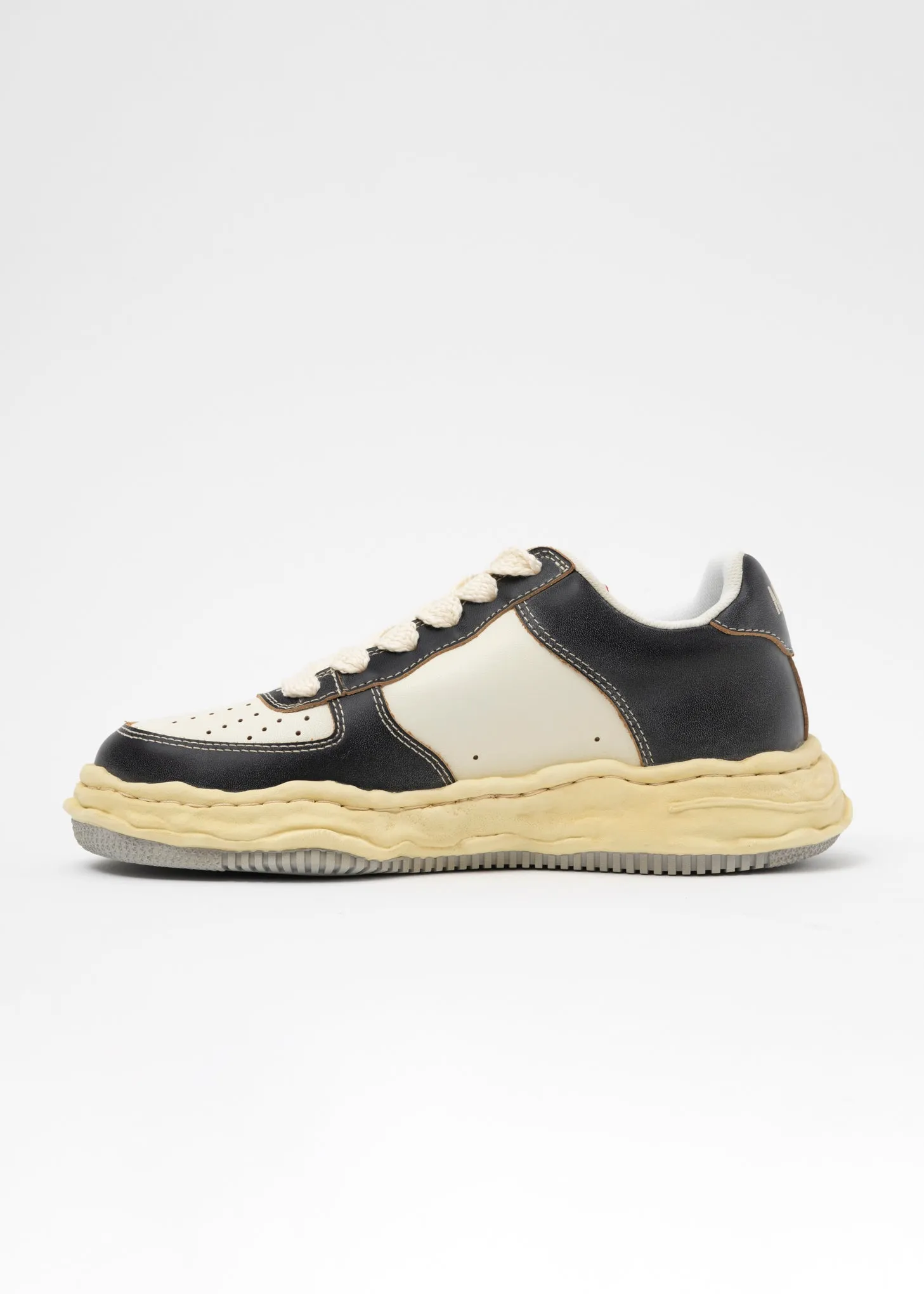 BLK/WHT OG Sole Vintage Effect Leather Low-TopSneaker (WAYNE LOW)