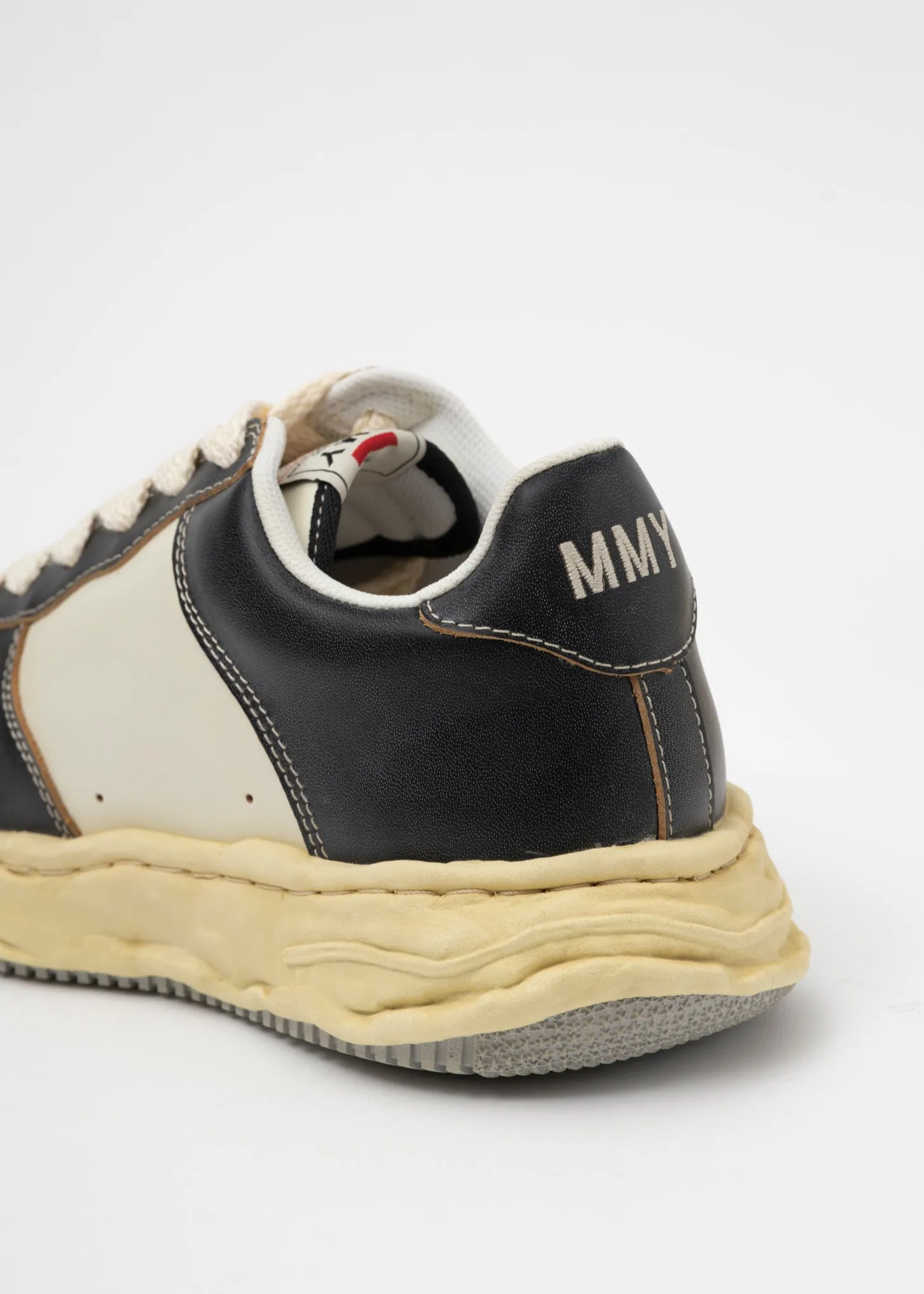 BLK/WHT OG Sole Vintage Effect Leather Low-TopSneaker (WAYNE LOW)