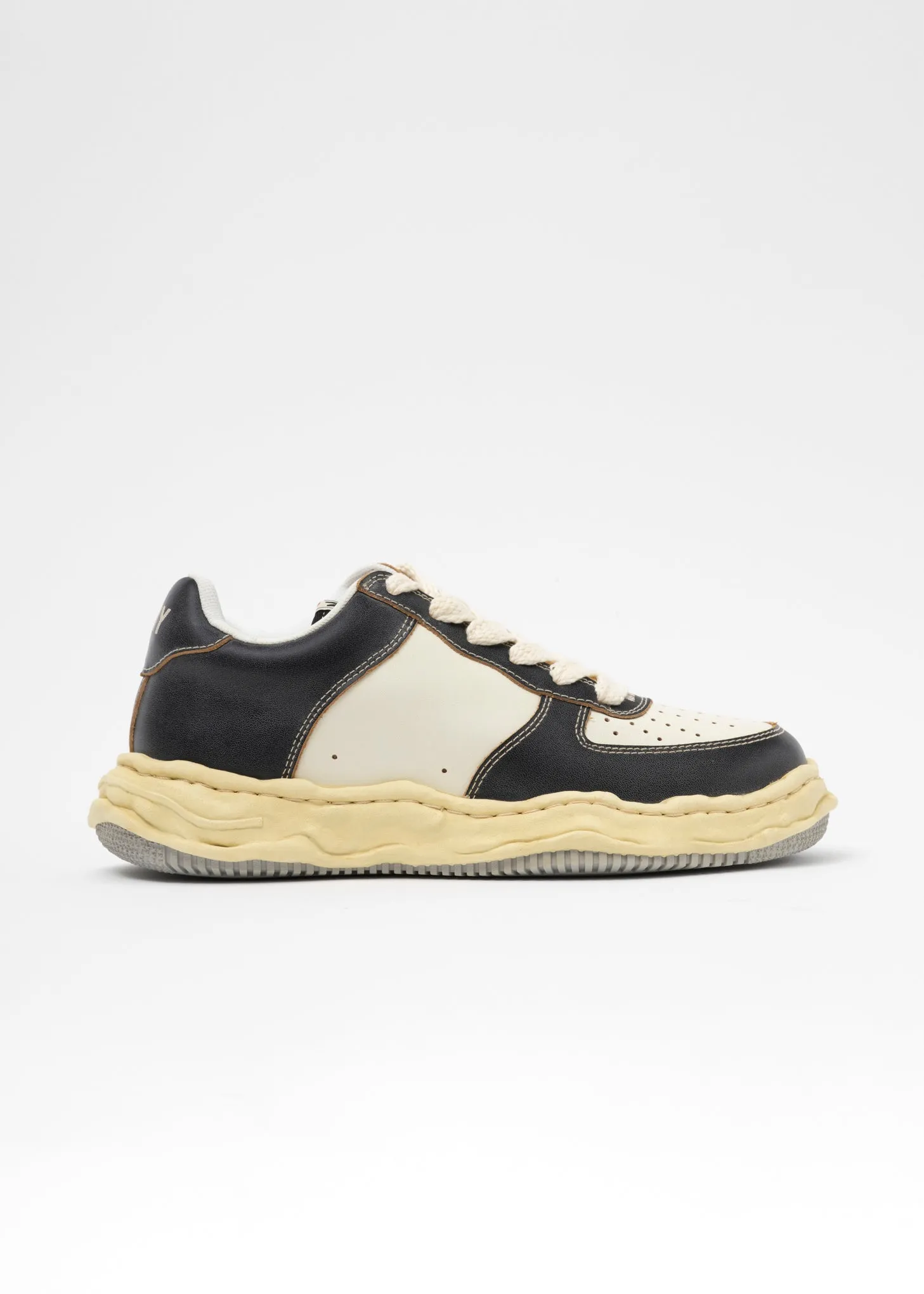 BLK/WHT OG Sole Vintage Effect Leather Low-TopSneaker (WAYNE LOW)