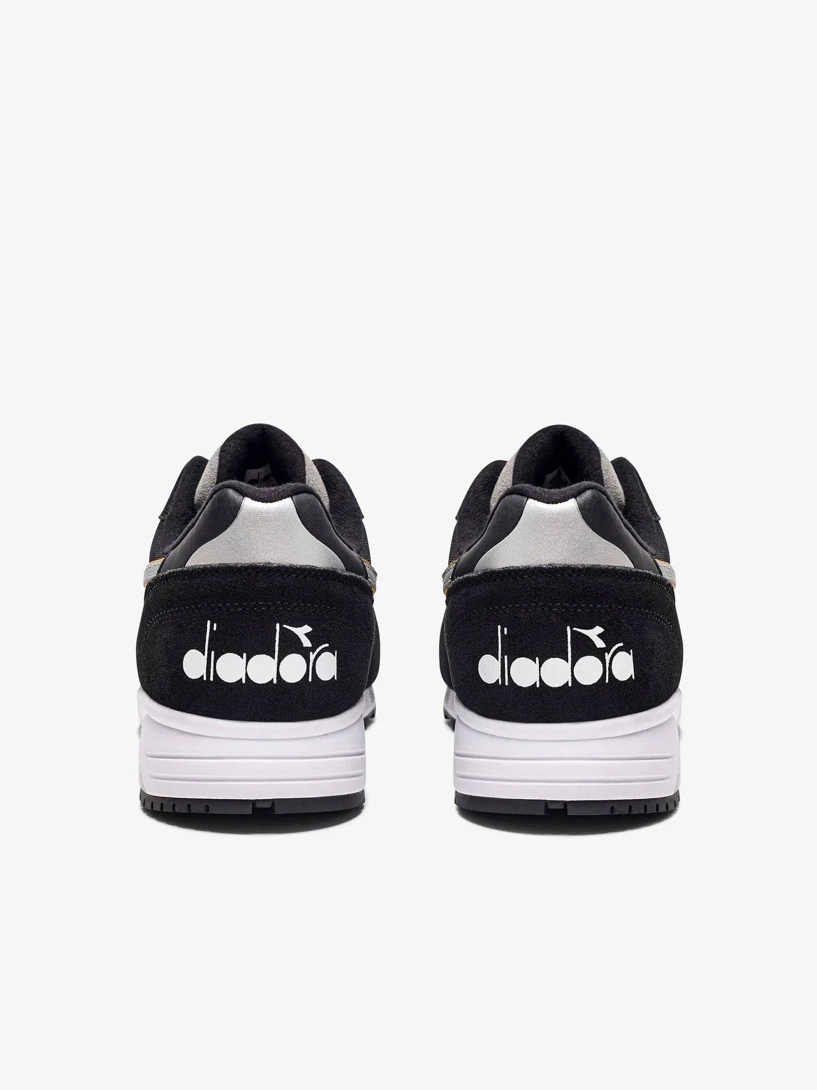 DIADORA N902 Low Top Sneakers Black/Black
