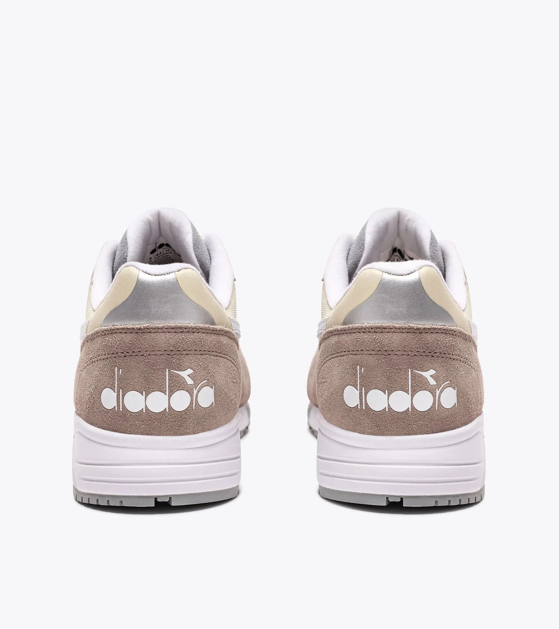 DIADORA N902 Low Top Sneakers Coffee Bean/Cloud Cream