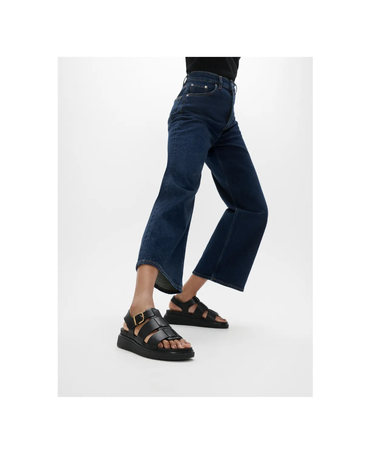 FitFlop Gen-FF Leather Fisherman Sandals Black