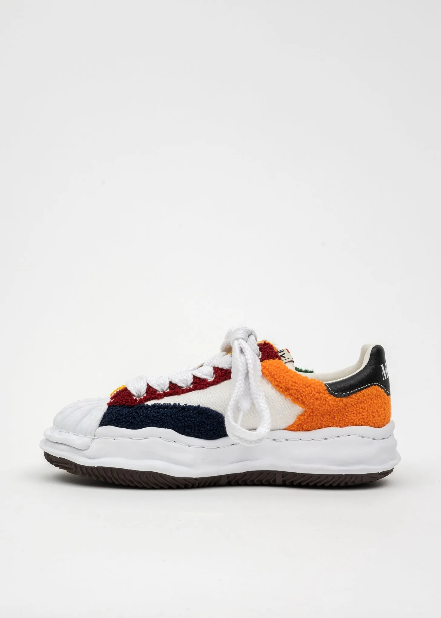 Multi OG Sole Sagara Embroidery Low-Top Sneaker (BLAKEY LOW)