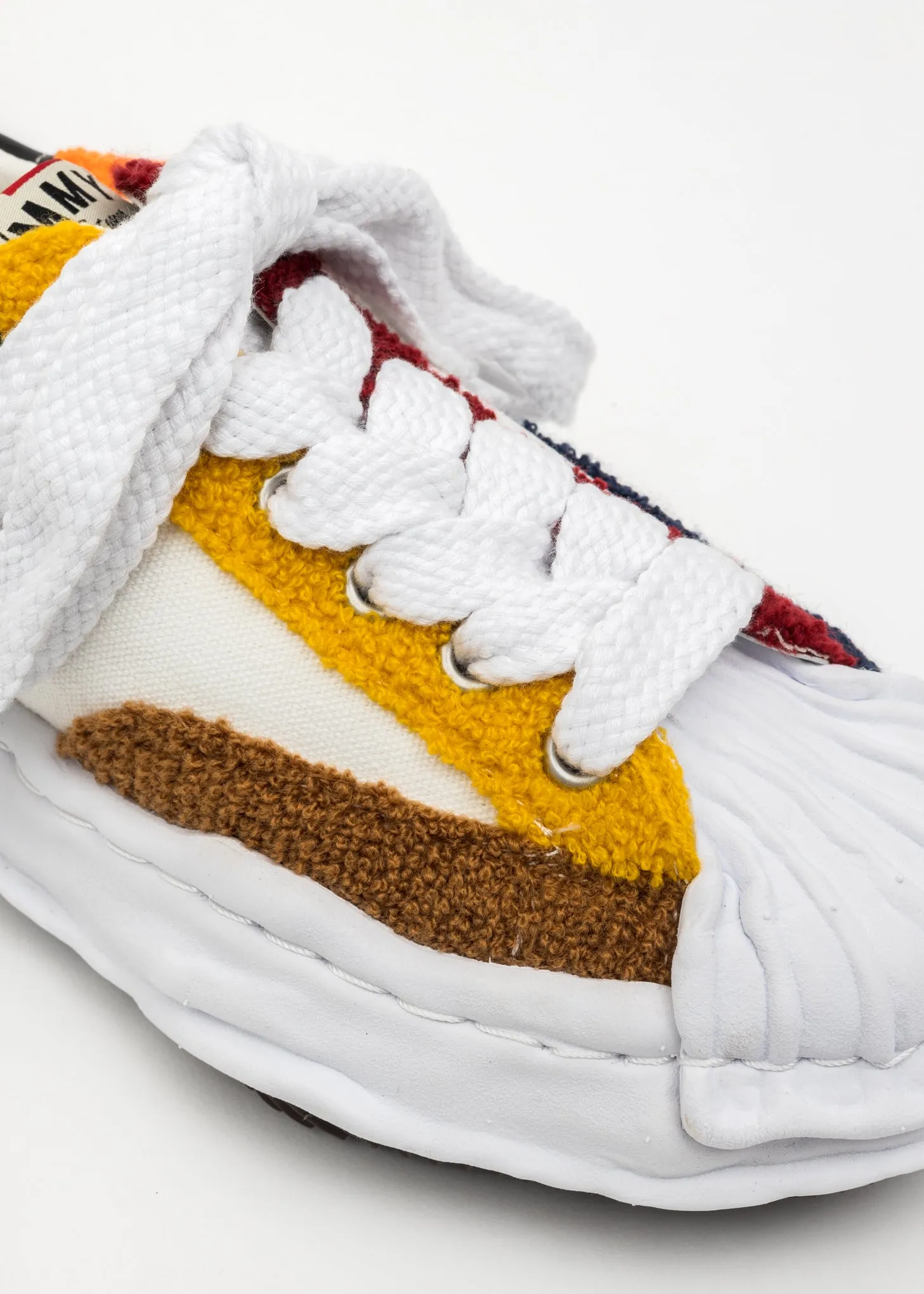 Multi OG Sole Sagara Embroidery Low-Top Sneaker (BLAKEY LOW)