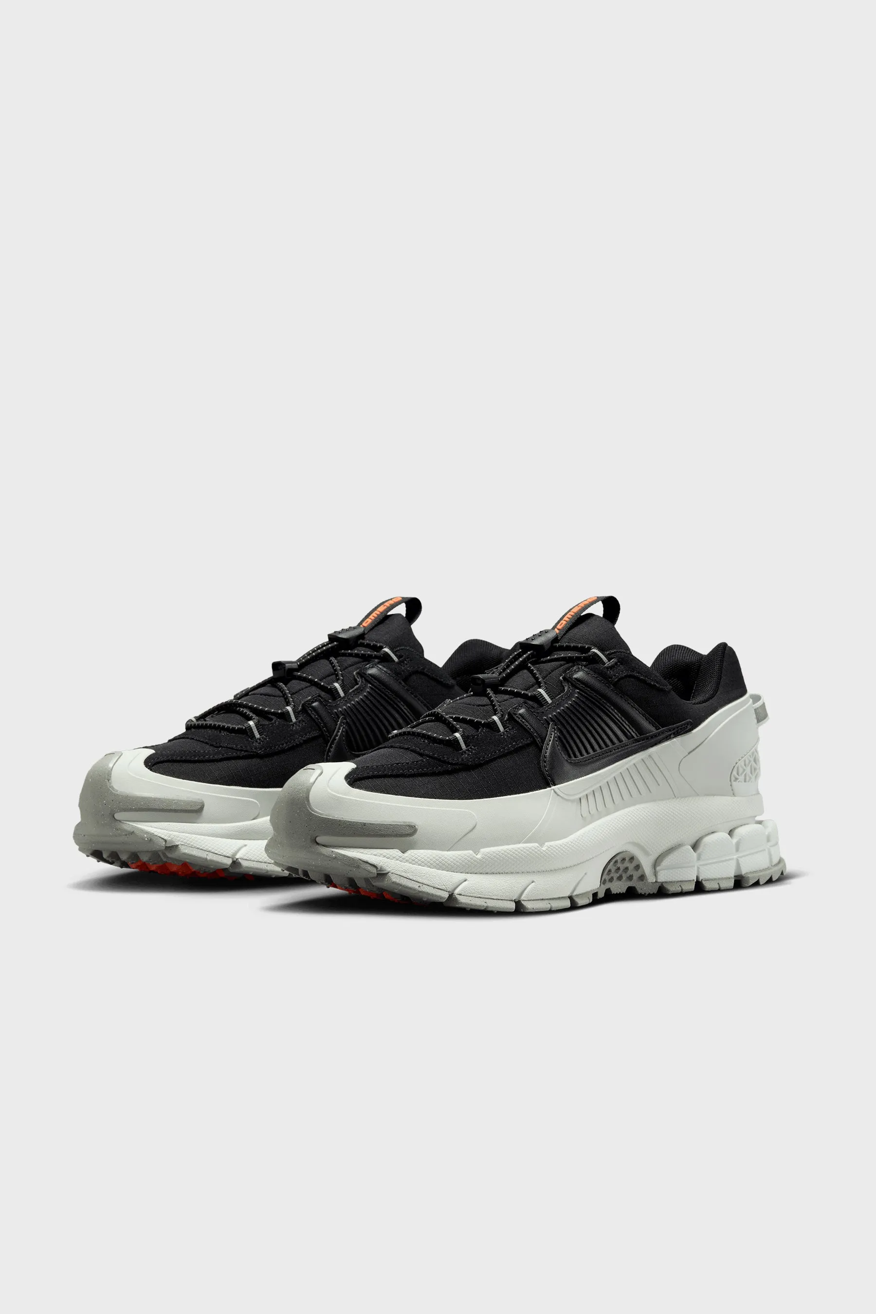 Nike Zoom Vomero Roam Black/Black-Light SIlver-Jade Horizon FV2295-001