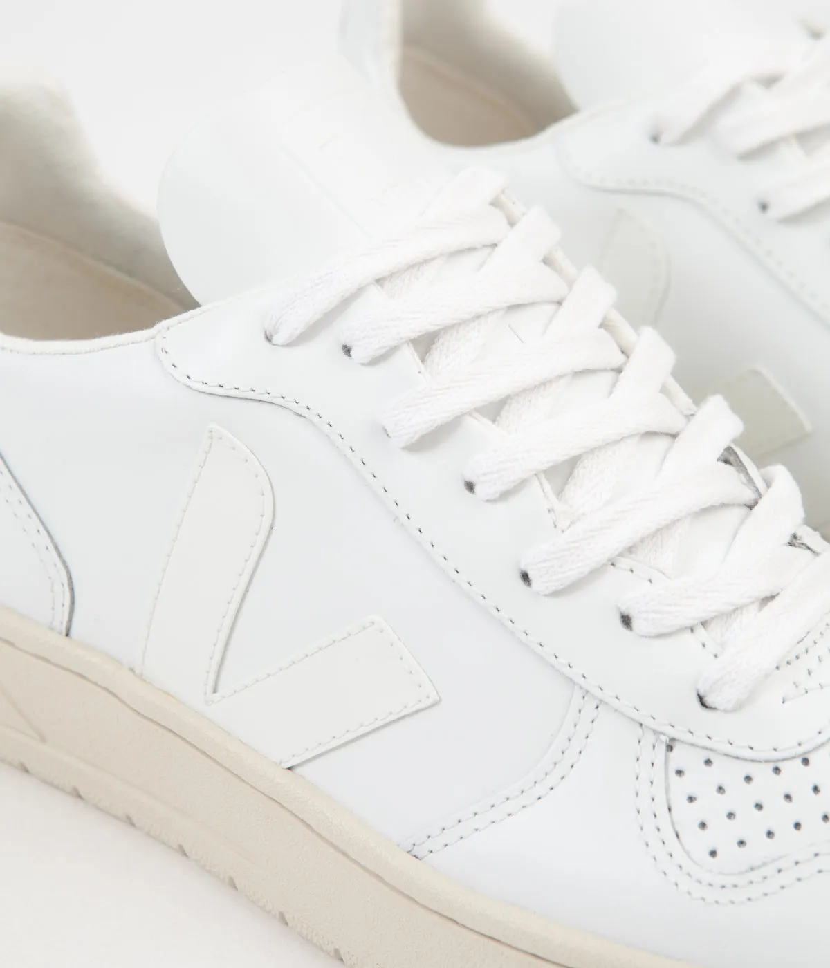 Veja V-10 Leather Shoes - Extra White