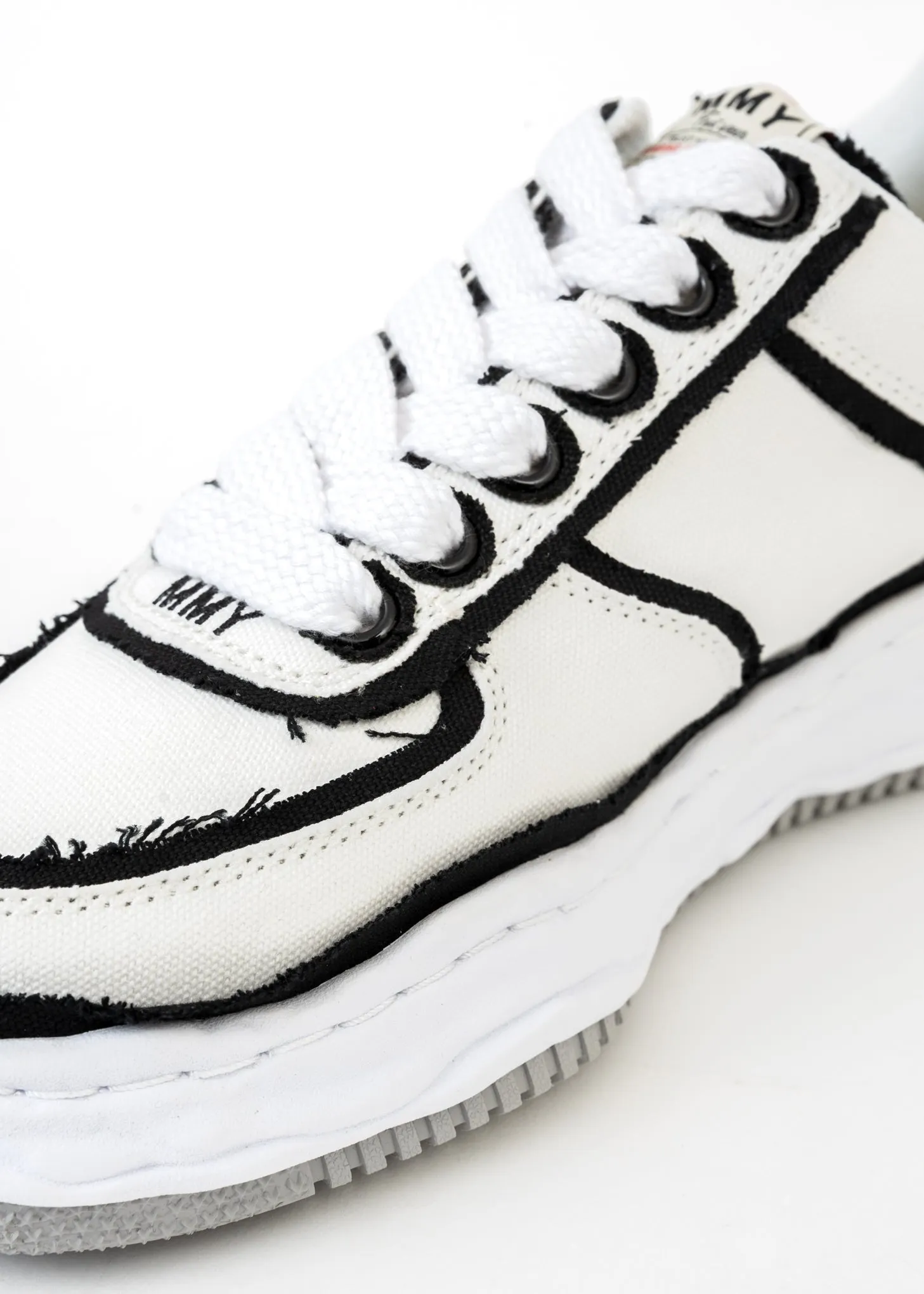 White OG Sole Overhanging Canvas Low-Top Sneaker (WAYNE LOW)