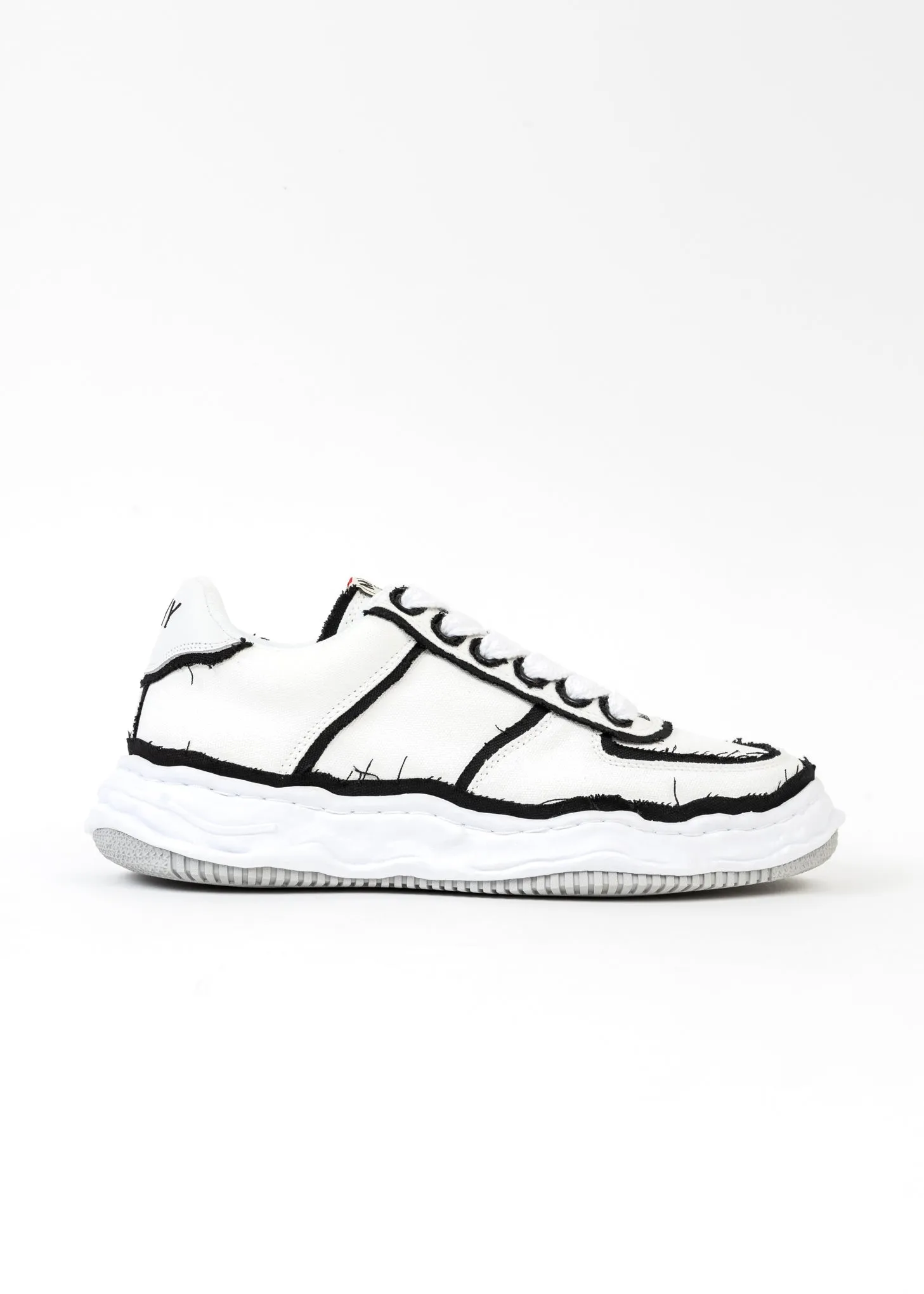 White OG Sole Overhanging Canvas Low-Top Sneaker (WAYNE LOW)