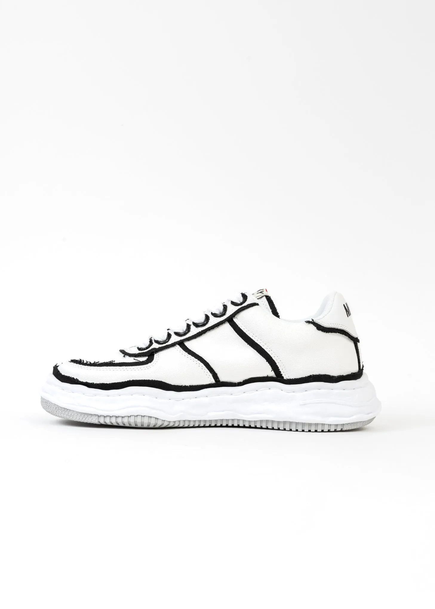 White OG Sole Overhanging Canvas Low-Top Sneaker (WAYNE LOW)