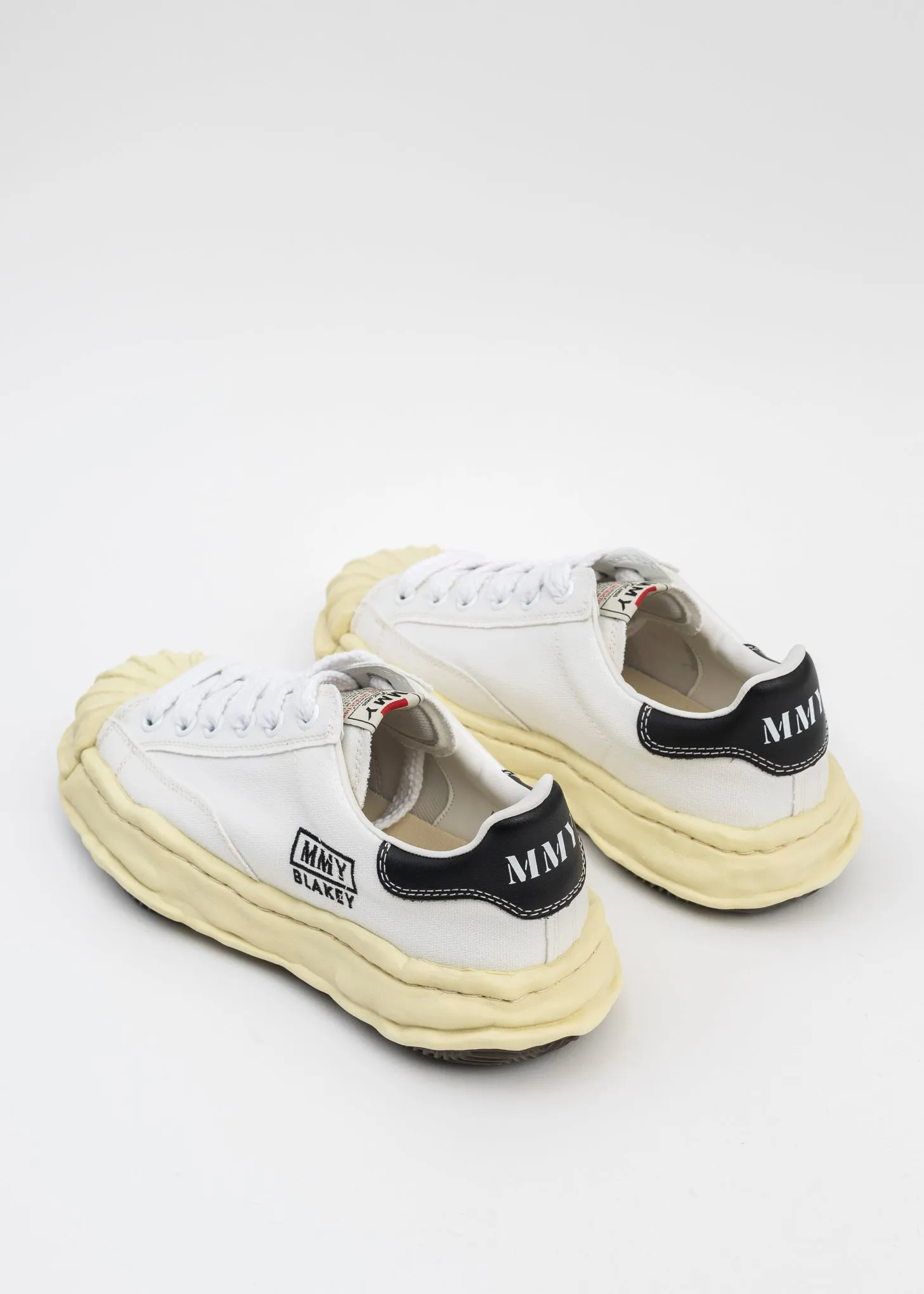 White OG Sole Vintage Colour Canvas Low-Top Sneaker (BLAKEY LOW)