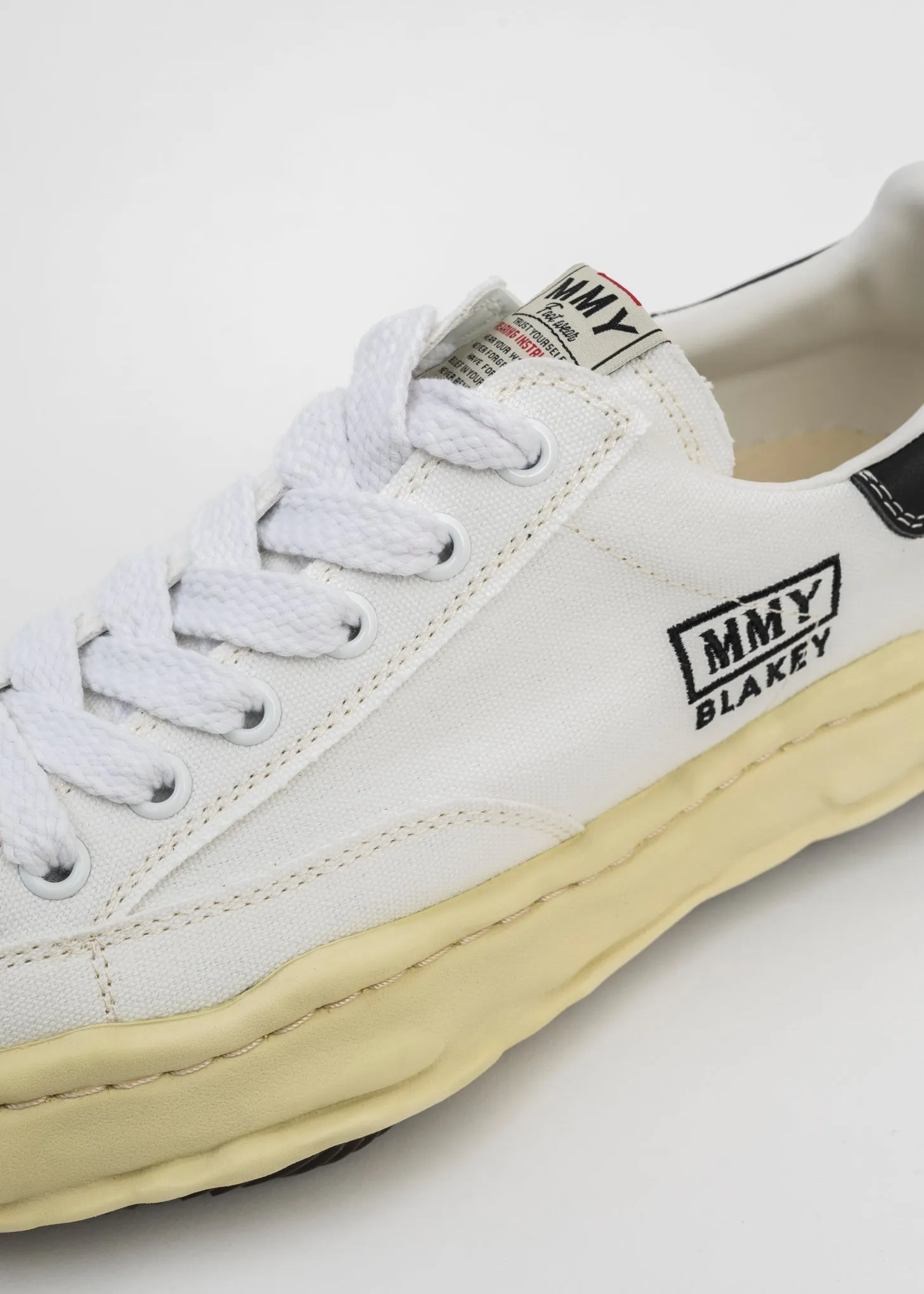 White OG Sole Vintage Colour Canvas Low-Top Sneaker (BLAKEY LOW)