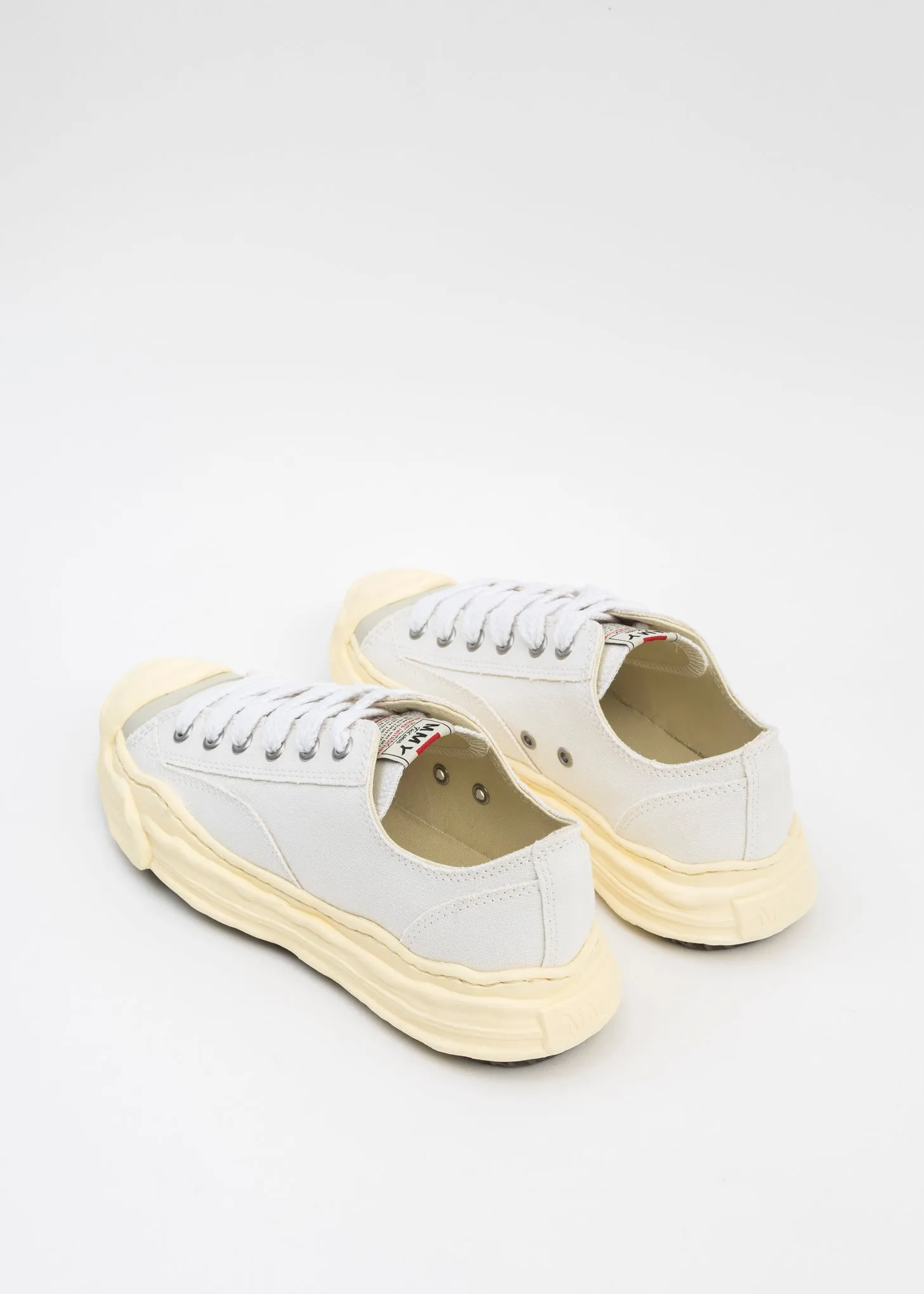 White OG Sole Vintage Colour Canvas Low-Top Sneaker (HANK LOW)