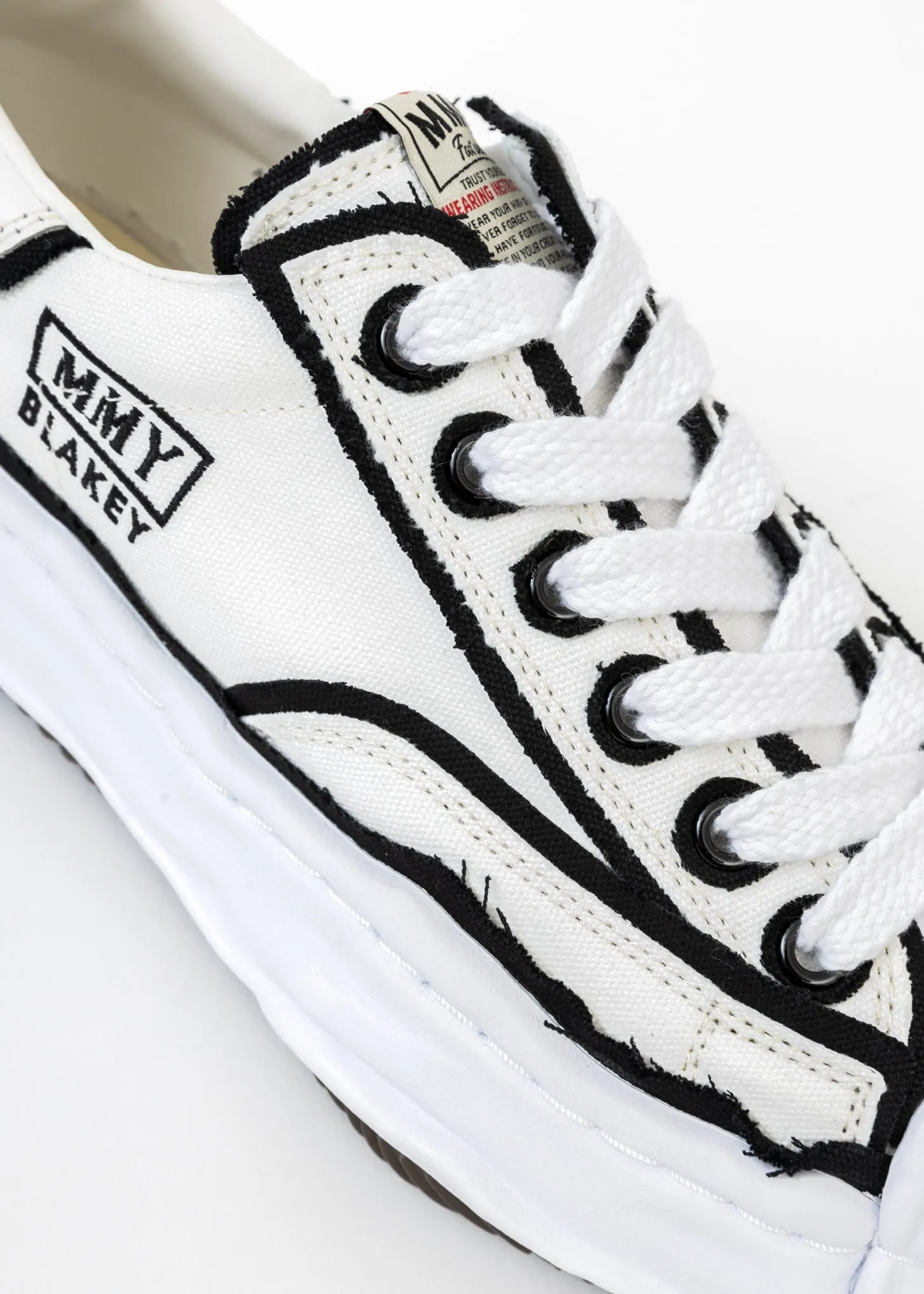 White Original Sole Double-Layered Canvas Low-Top Sneaker (BLAKEY LOW)