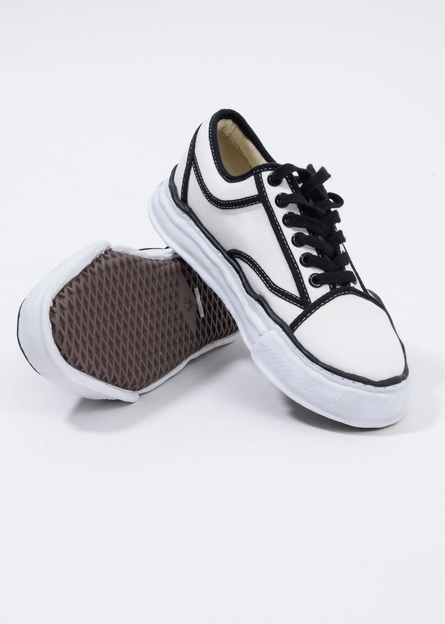 White Trick Detail Original Sole Low Cut Sneaker