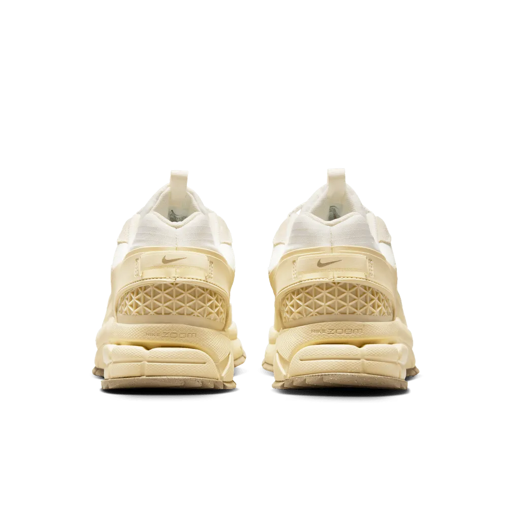 Zoom Vomero Roam 'Pale Ivory'