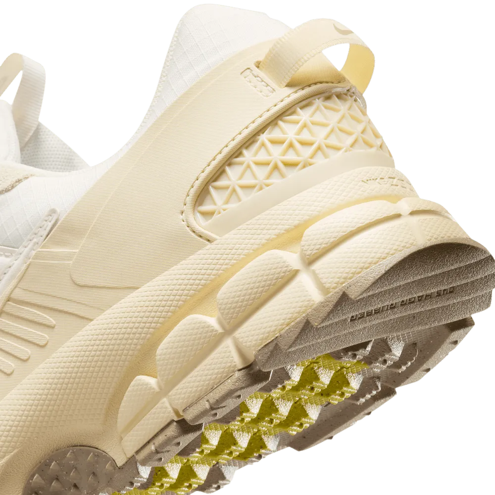 Zoom Vomero Roam 'Pale Ivory'
